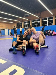 Naemi, Lilly & Amory in Japan